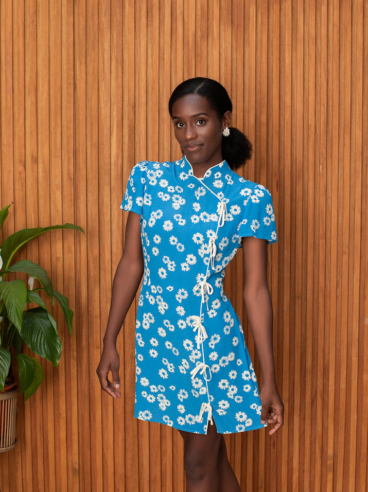 Blue dress 2025 with daisies